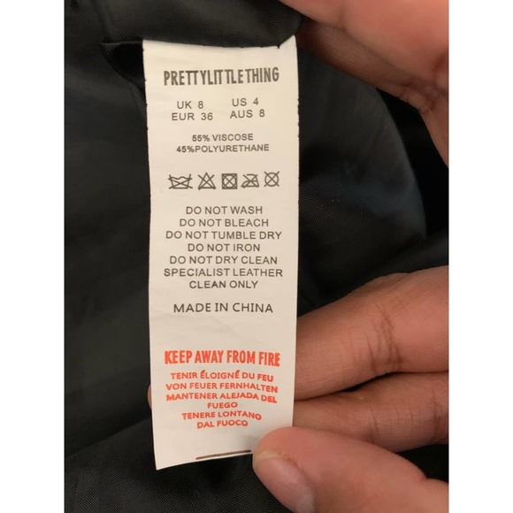 Pretty Little Thing BLACK FAUX LEATHER CROC OVERSIZED DAD BLAZER - Picture 6 of 6